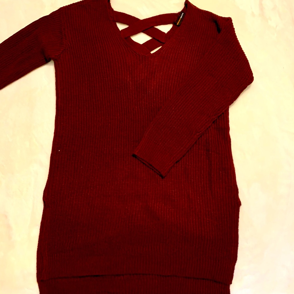 Women’s Medium V-neck Sweater Burgundy-Never Worn